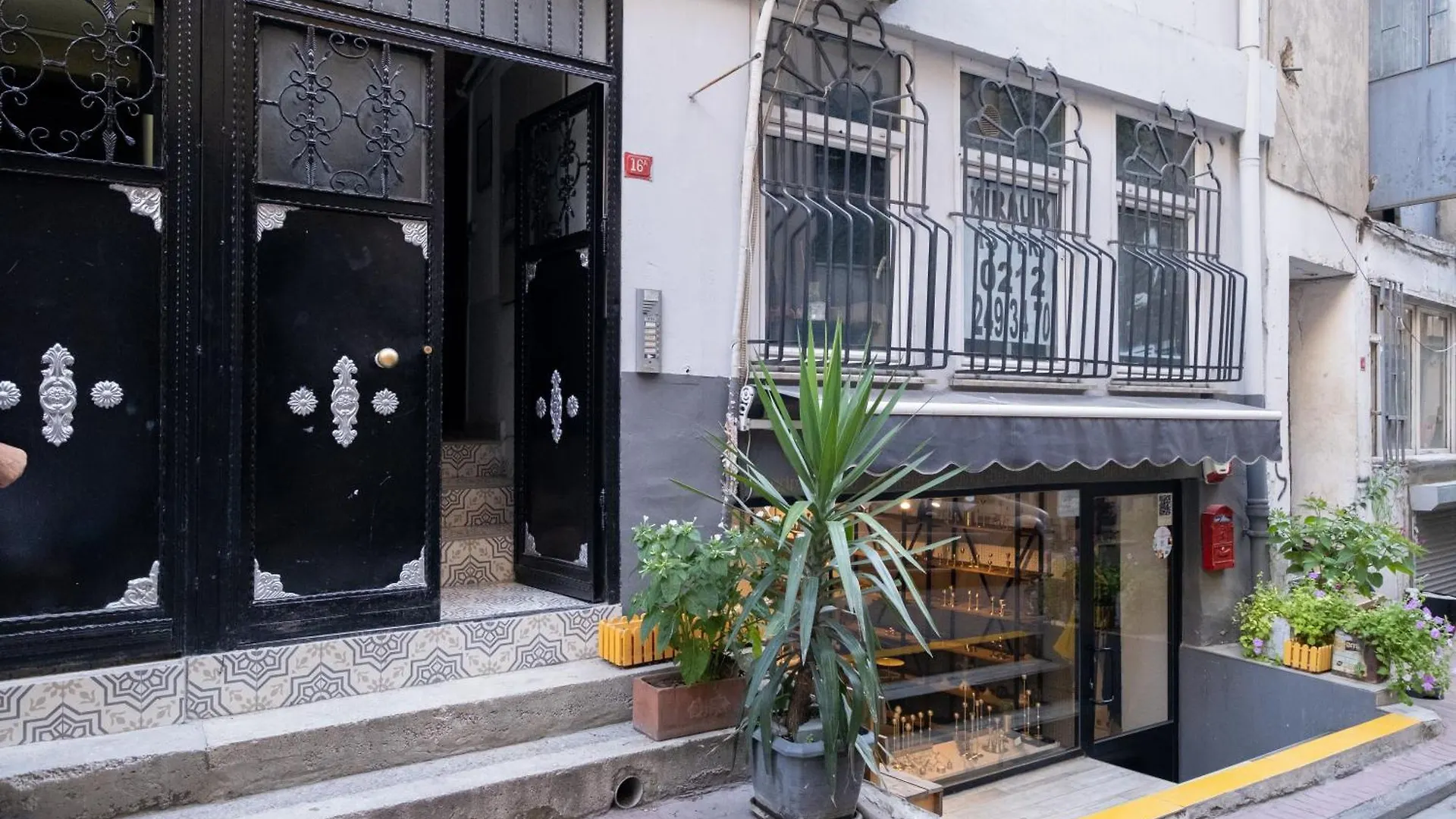 Jardin Maison Newly Renovated 1 Bedroom Apt In Galata Istanbul Turkey