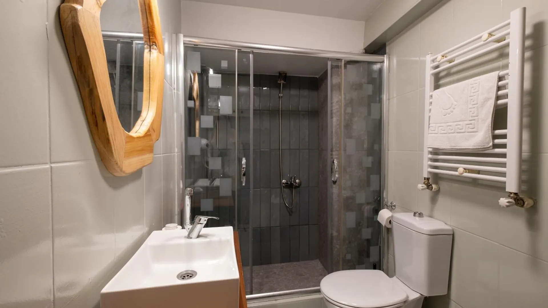 Jardin Maison Newly Renovated 1 Bedroom Apt In Galata Istanbul 0*,