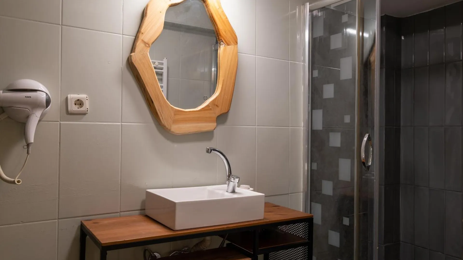 Apartment Jardin Maison Newly Renovated 1 Bedroom Apt In Galata Istanbul Turkey